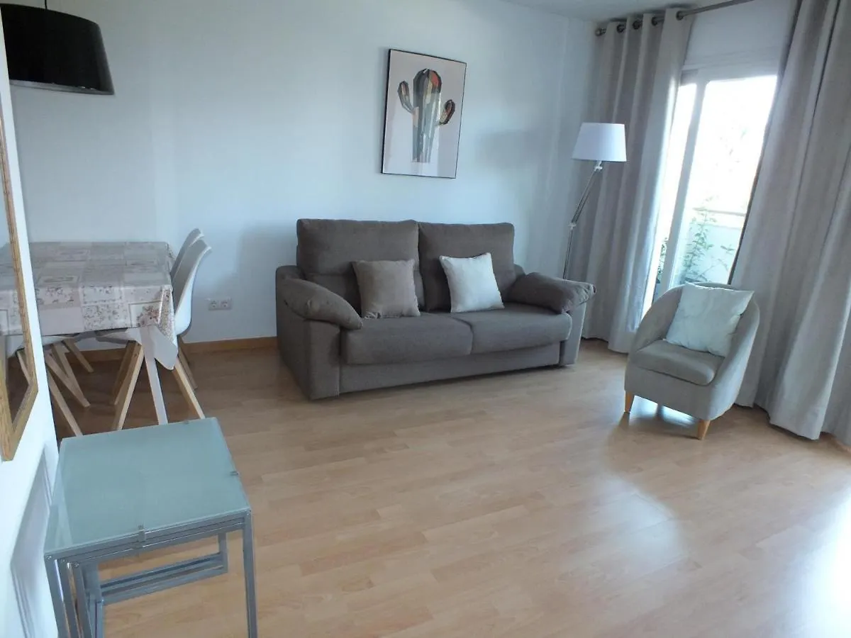 Apartamento Acogedor Con Piscina Comunitaria Y Parking En Roses, Cerca De La Playa Y Atracciones - Es-204-39 0*, Roses Spain