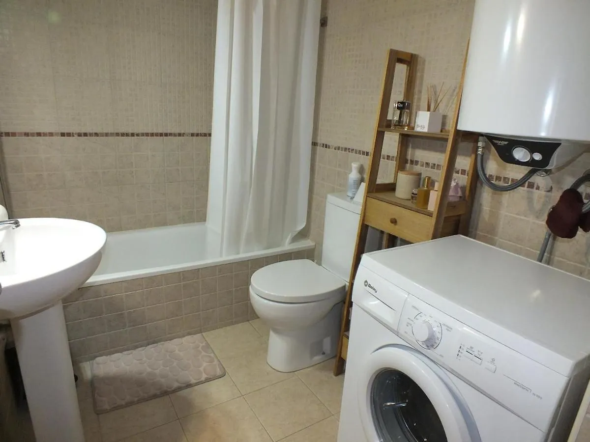 Apartamento Acogedor Con Piscina Comunitaria Y Parking En Roses, Cerca De La Playa Y Atracciones - Es-204-39 0*, Roses